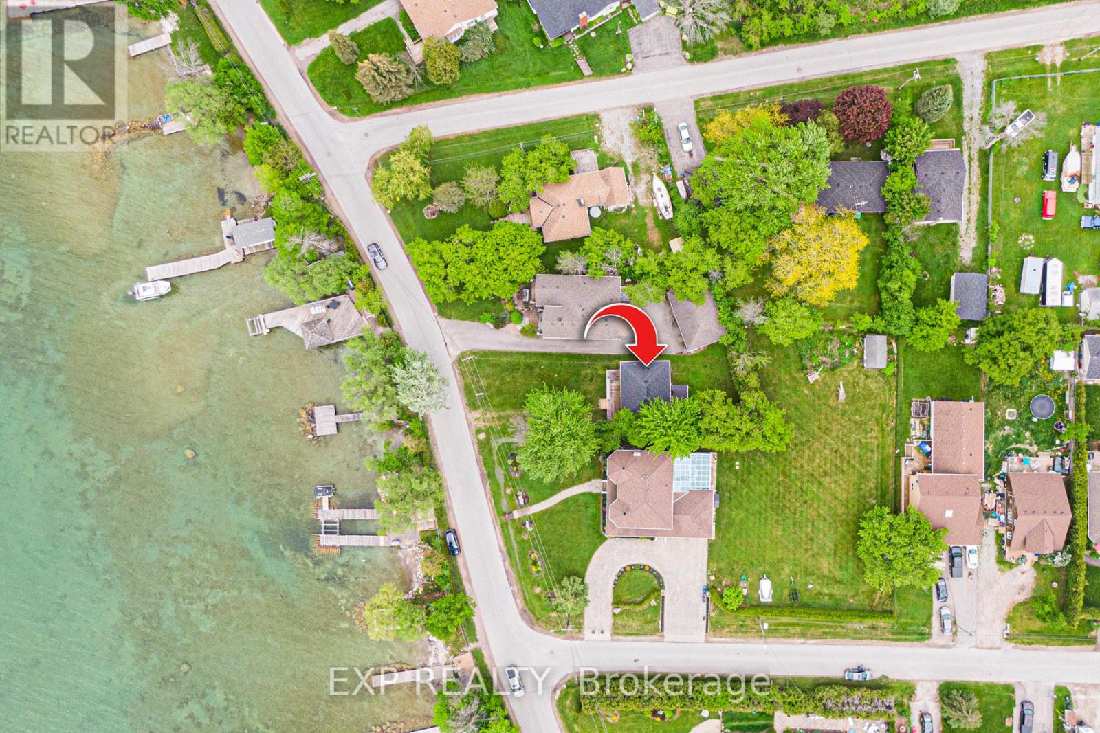 17 Lake Drive E