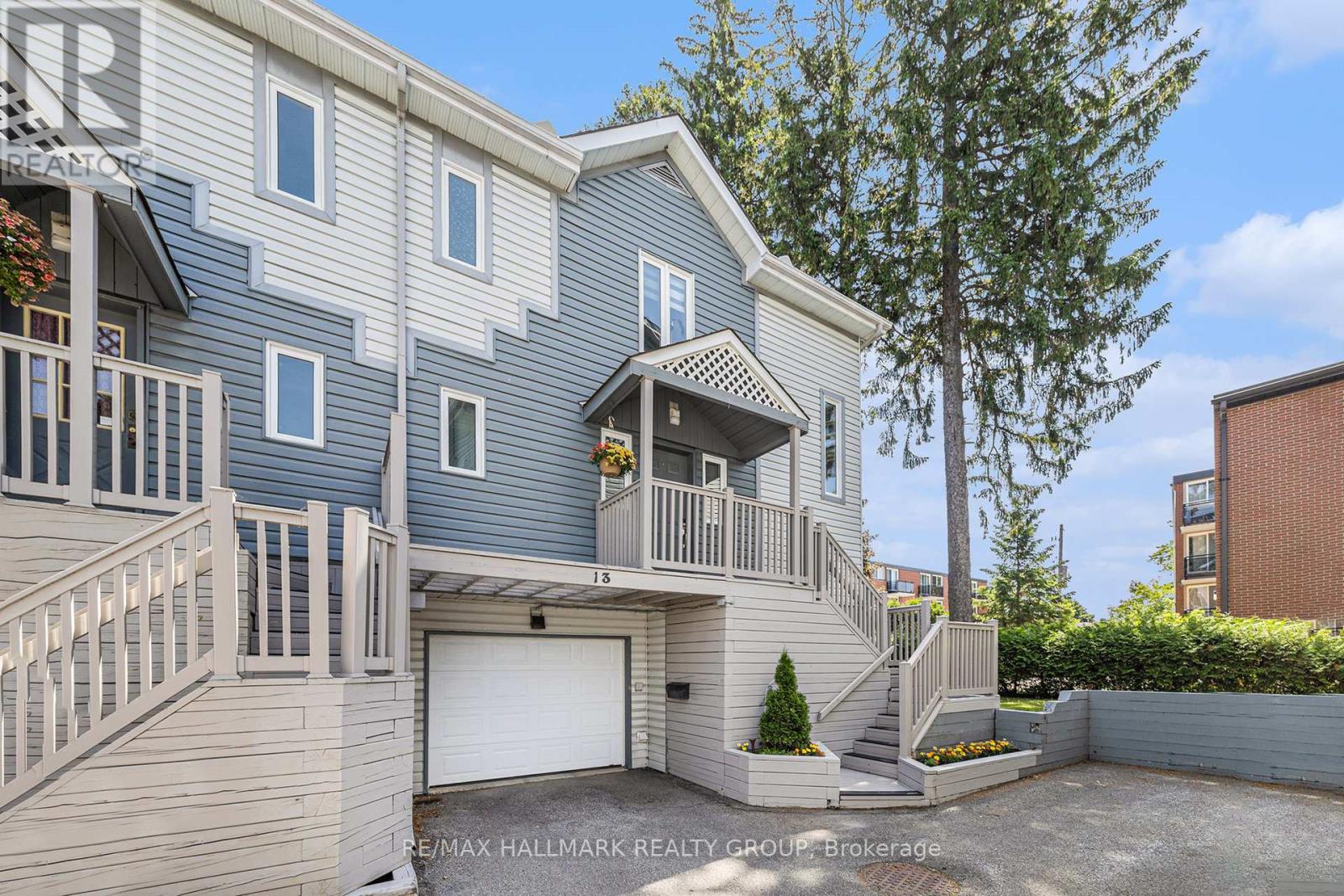 13 817 High Street