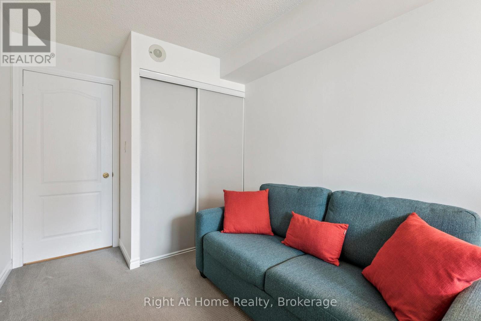 605 2111 Lake Shore Boulevard W