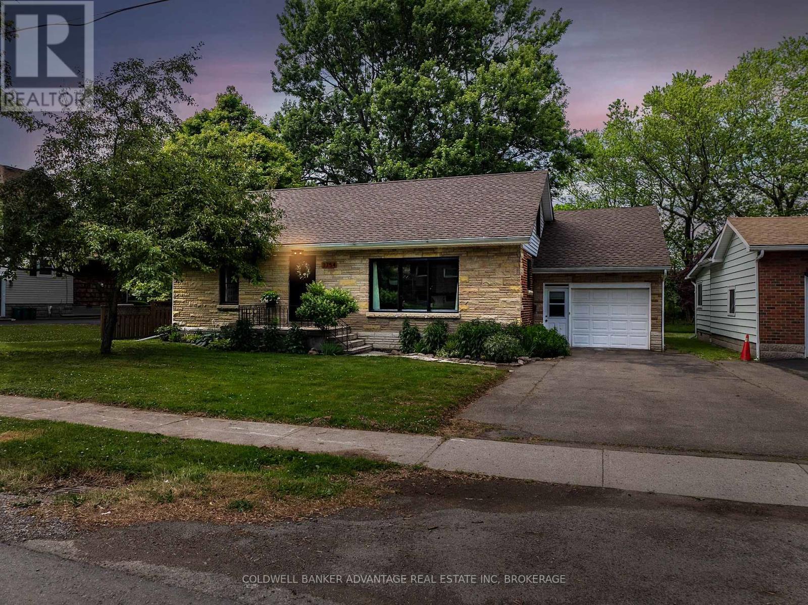 3754 Highland Drive
