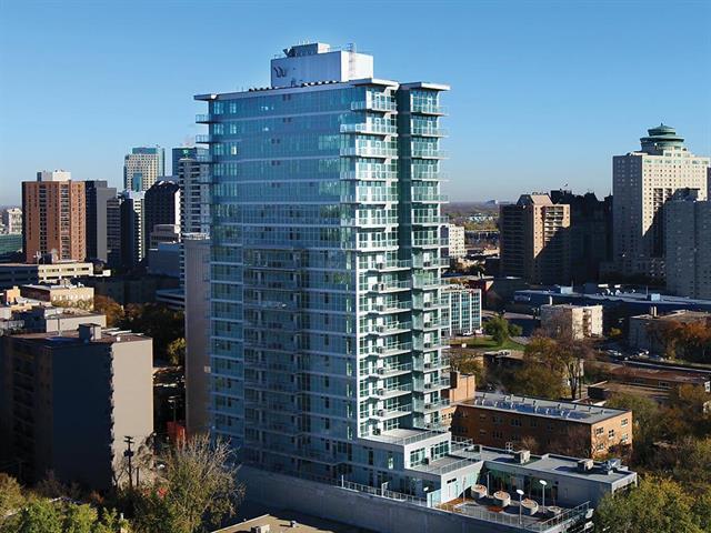 2402 390 Assiniboine Avenue
