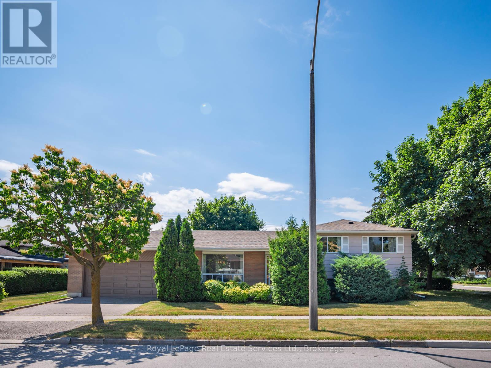 1 Mosswood Lane