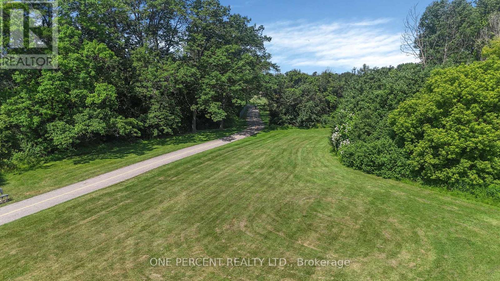 1428 Simcoe Street S