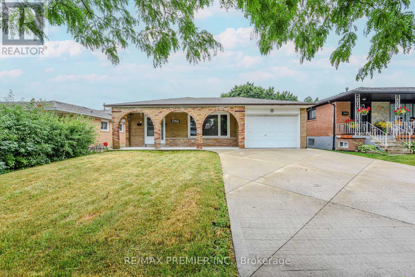 3764 Wyewood Road