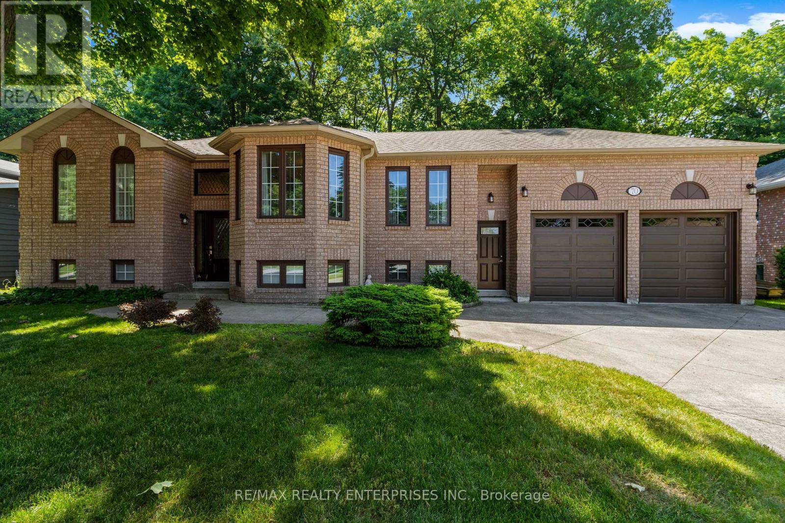 70 Downer Crescent