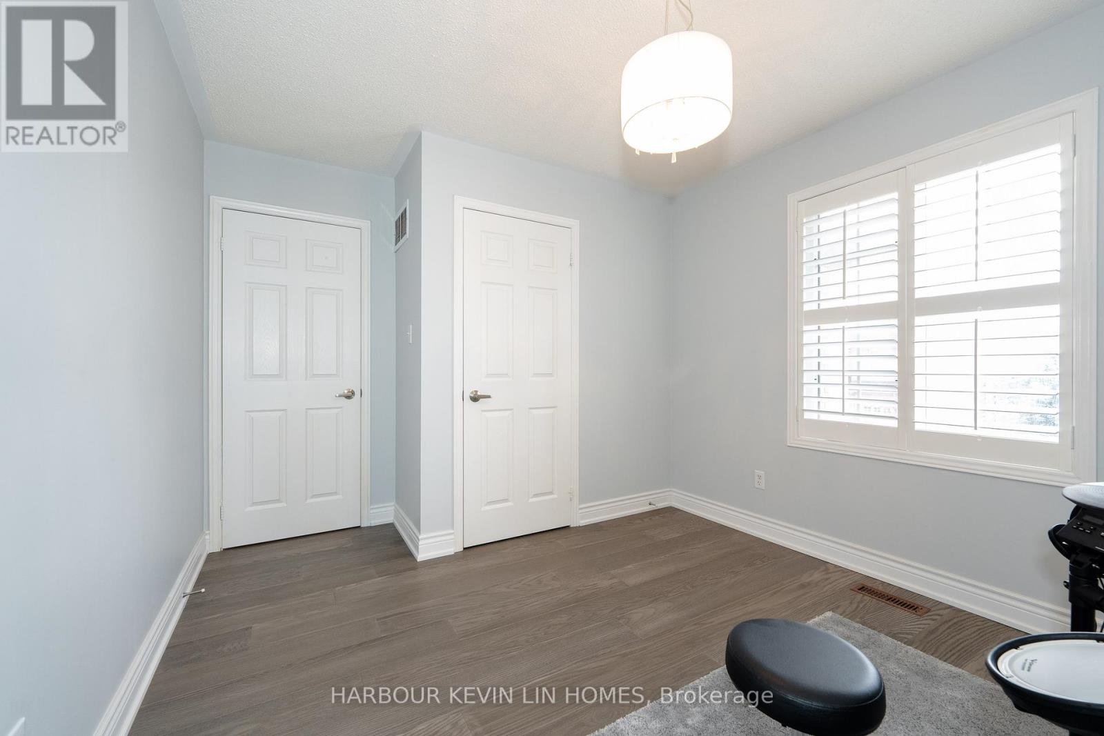 84 Grasslands Avenue
