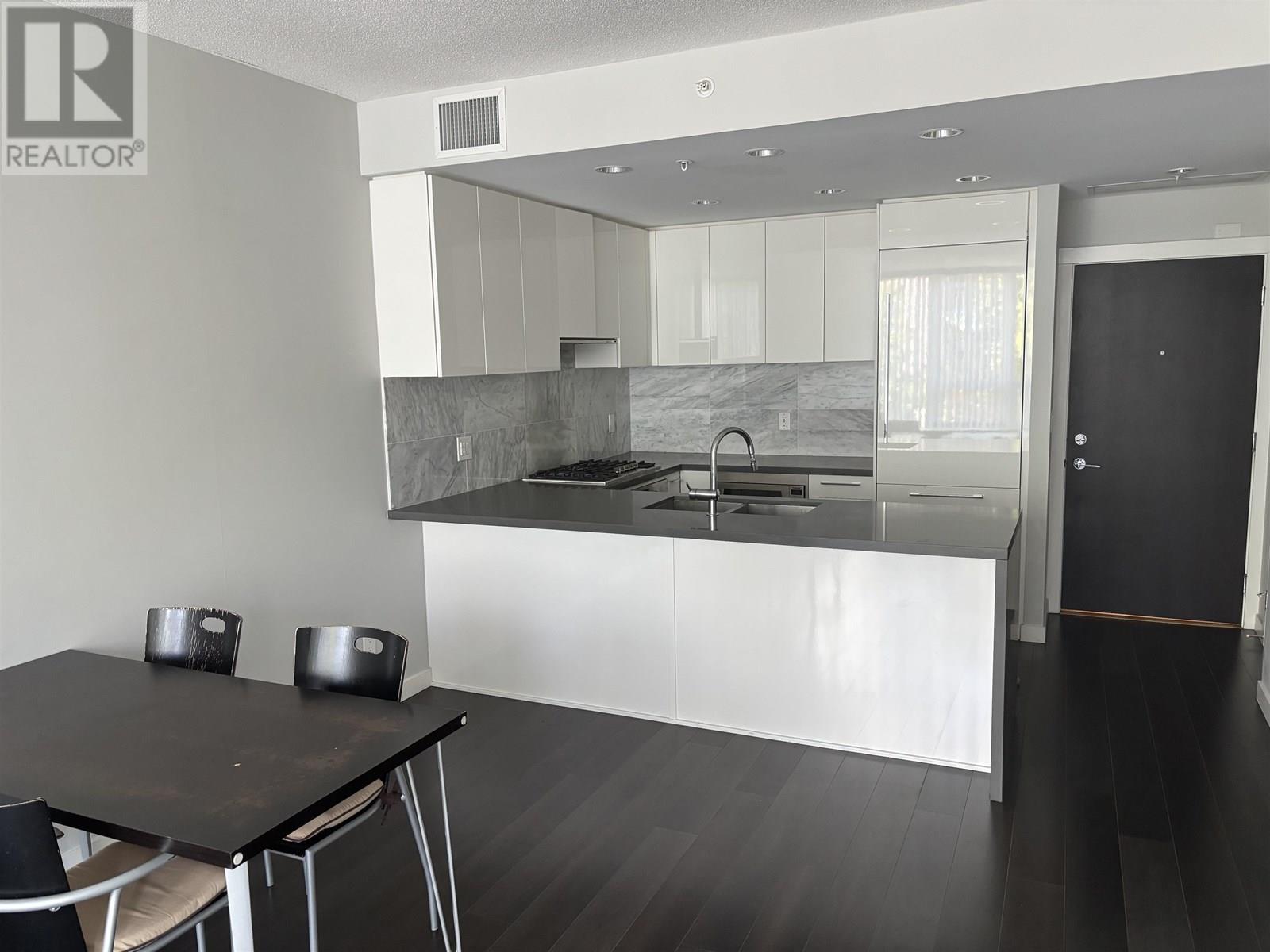 208 5638 Birney Avenue