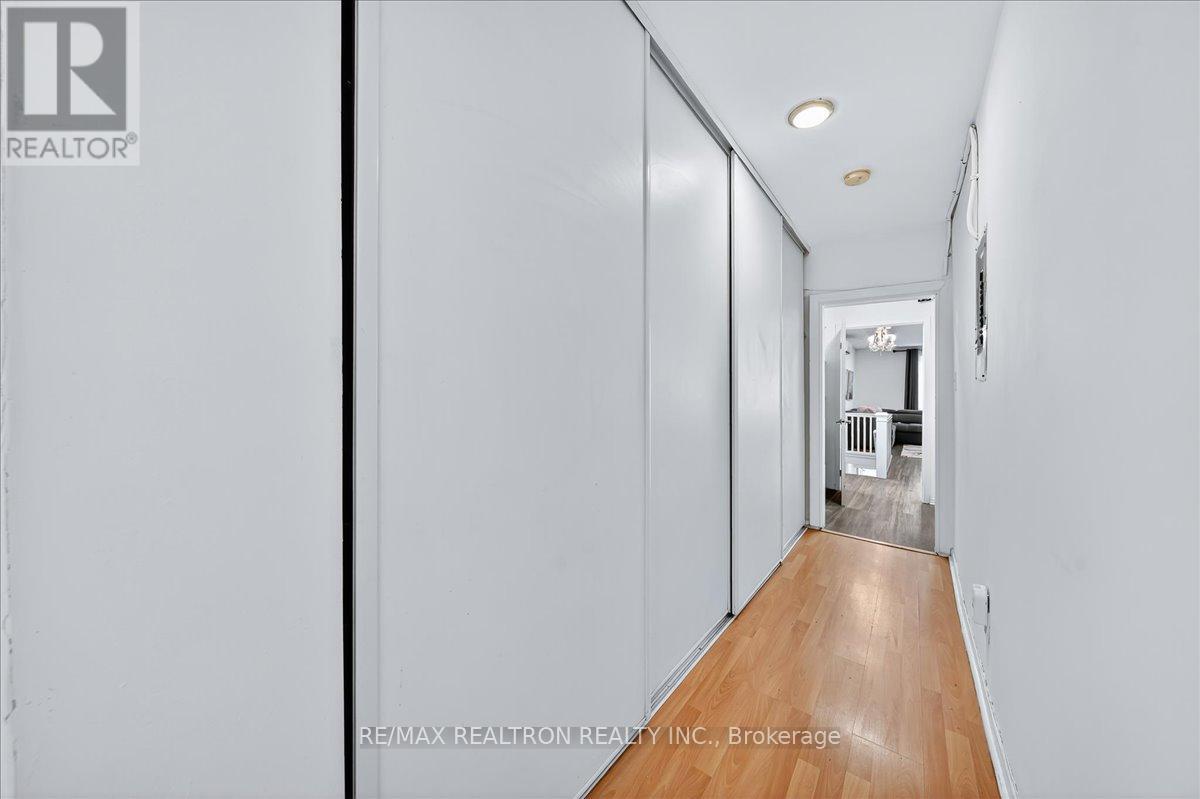 1640 Queen Street W