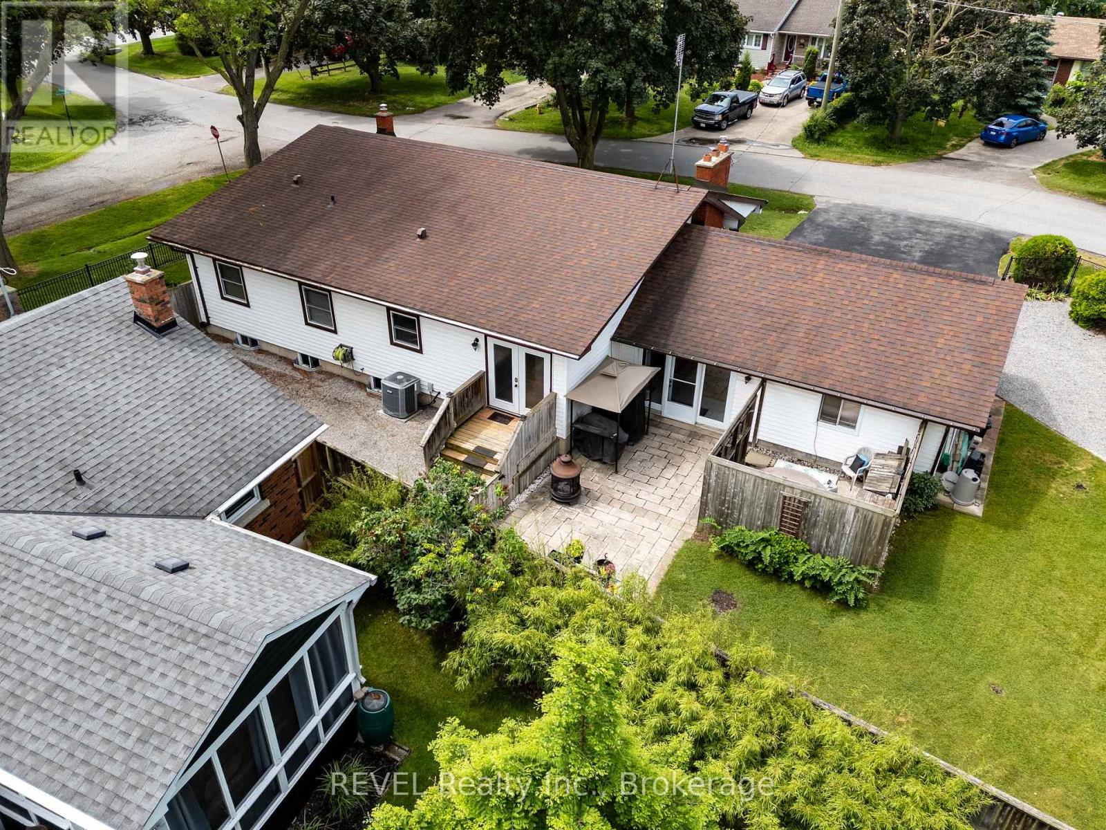 12 Aquadale Drive