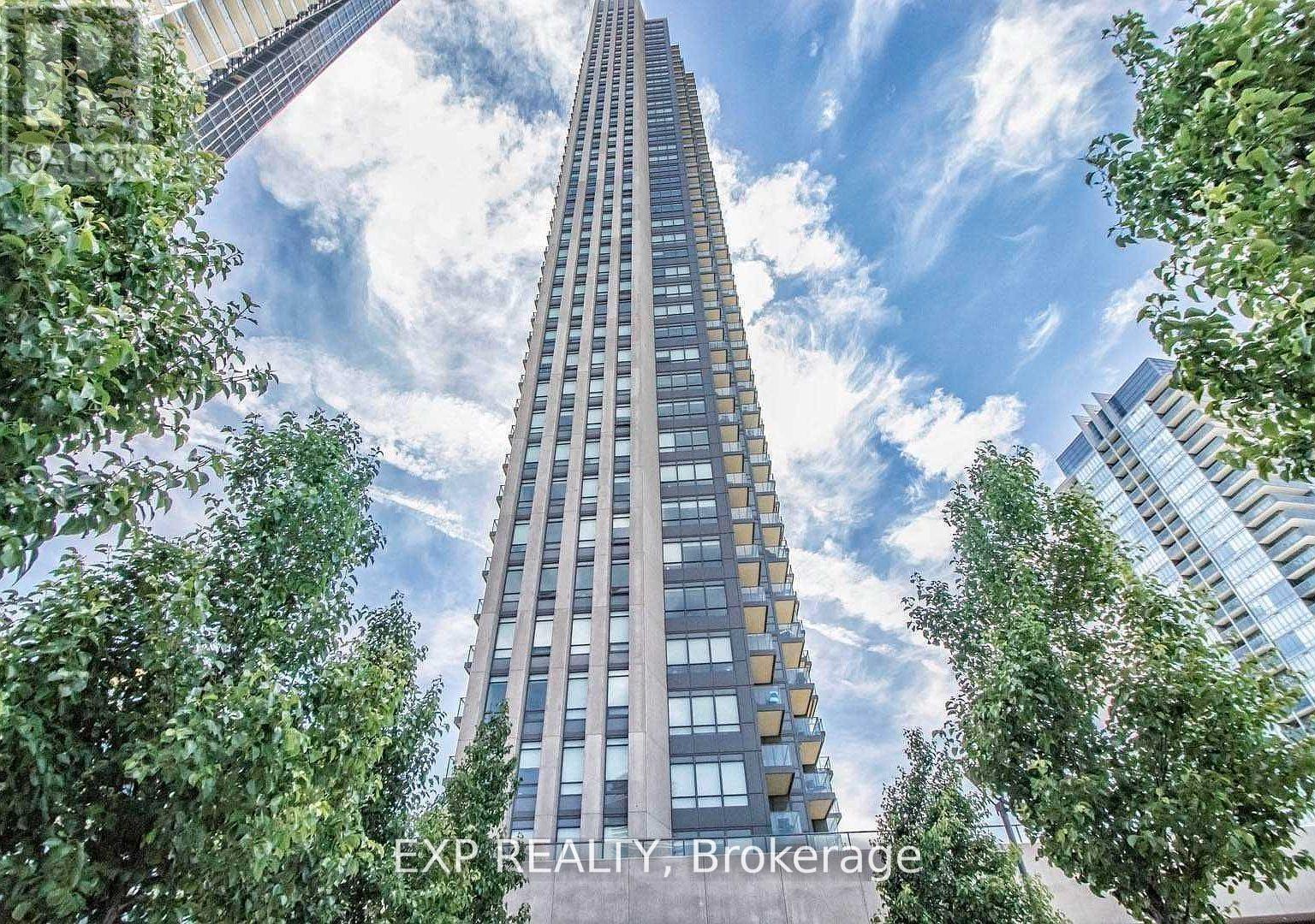 1601 36 Park Lawn Road W