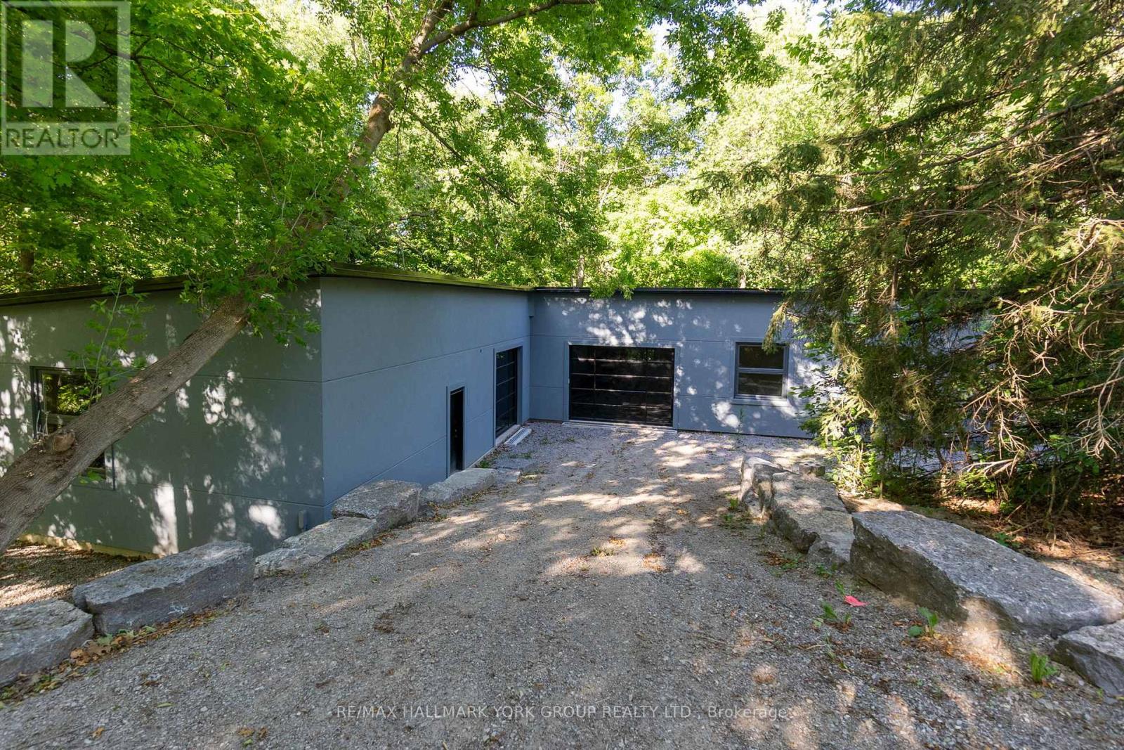 4235 17th Side Road