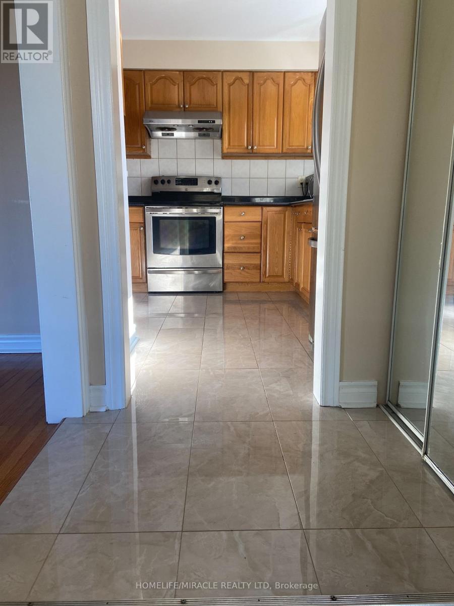 Main Floor 35 Stoneton Drive E