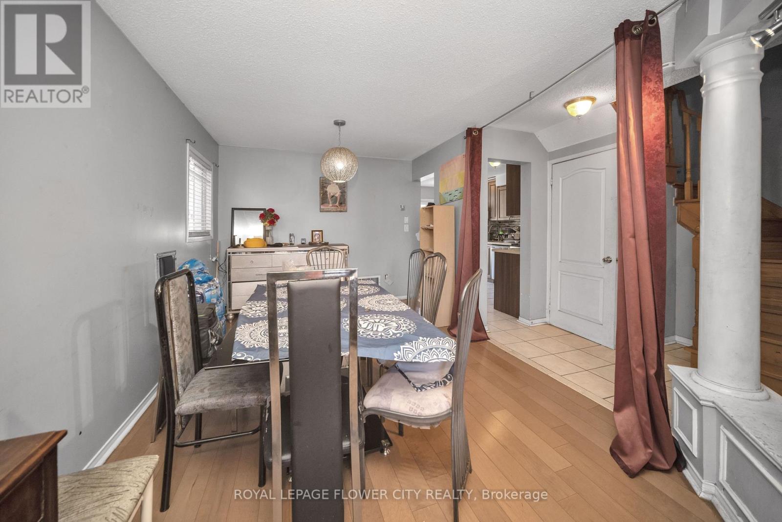 33 Fiddleneck Crescent