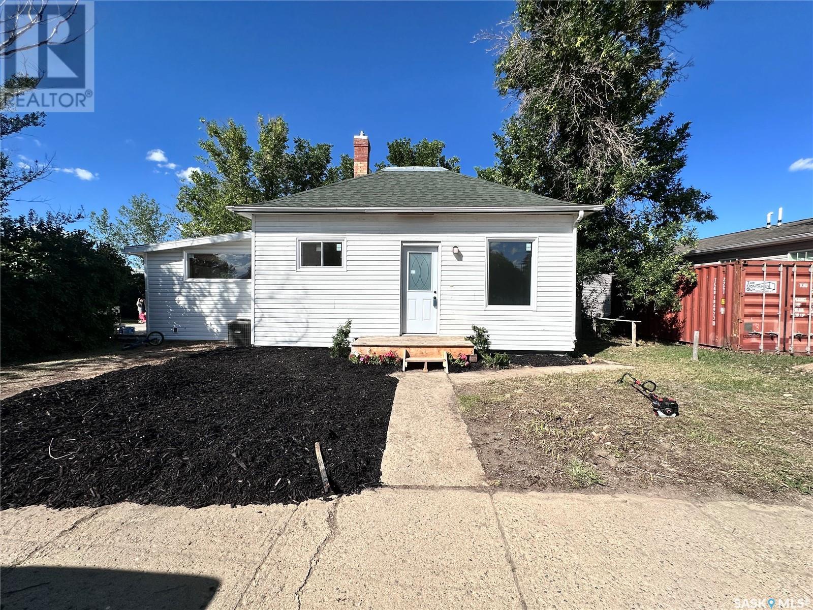 210 Oriole Avenue