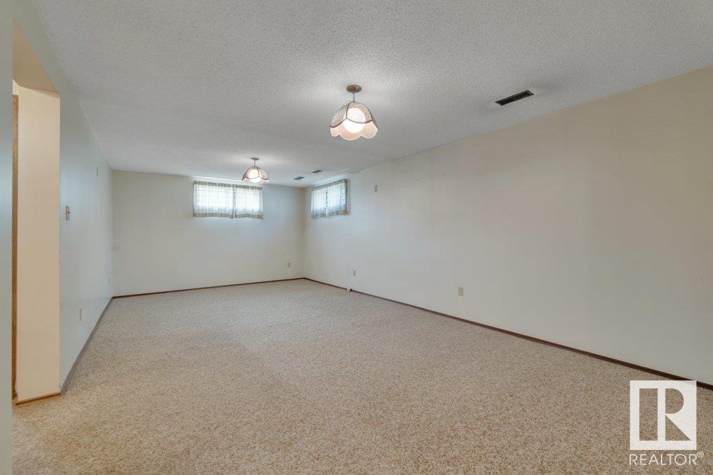 3520 103 Av Nw