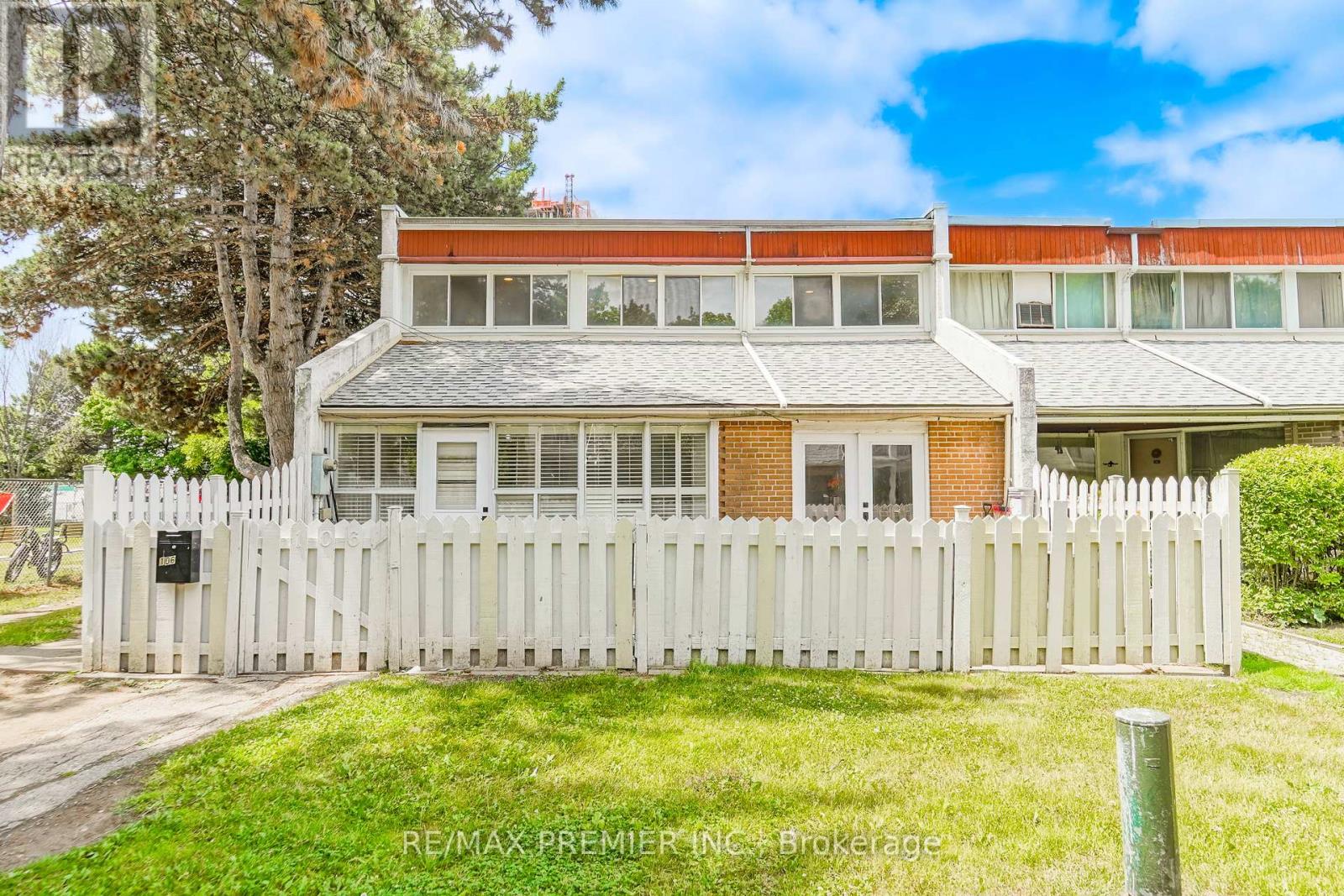 Unit 106 2901 Jane Street