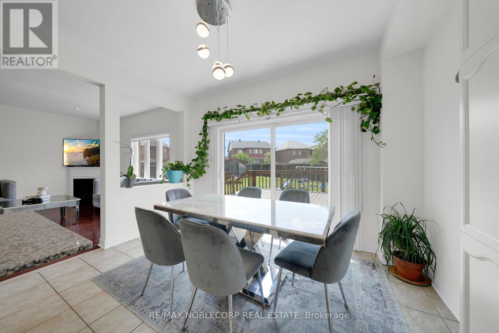 48 Monabelle Crescent