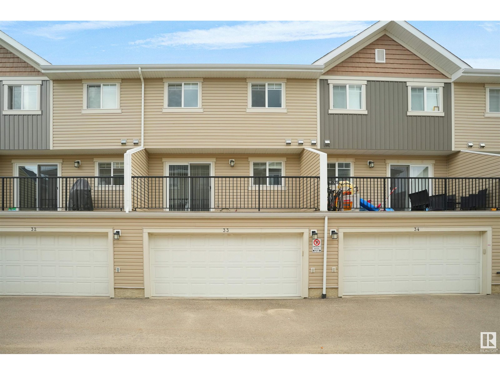 33 9535 217 St Nw