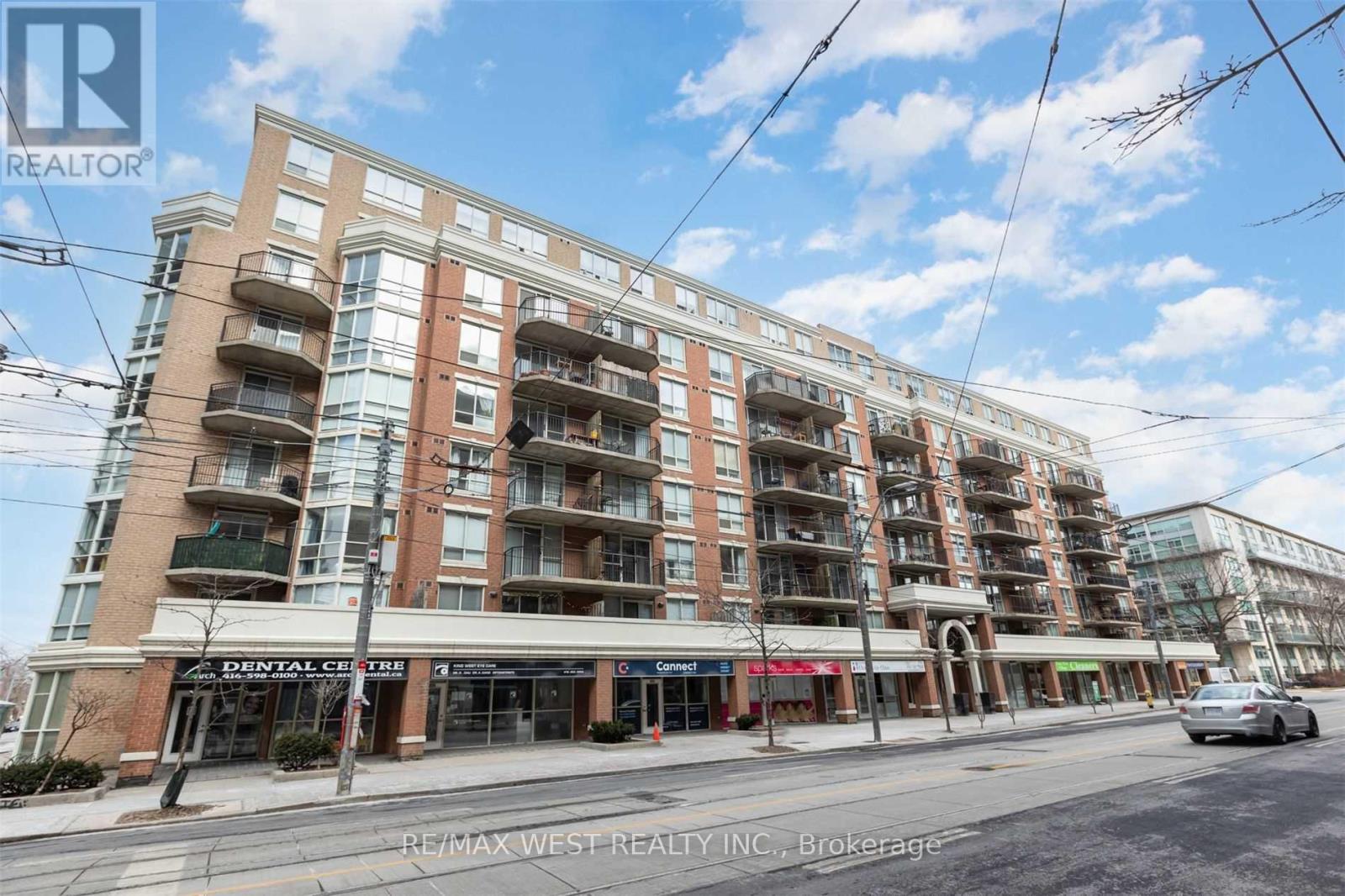 420 1000 King Street W