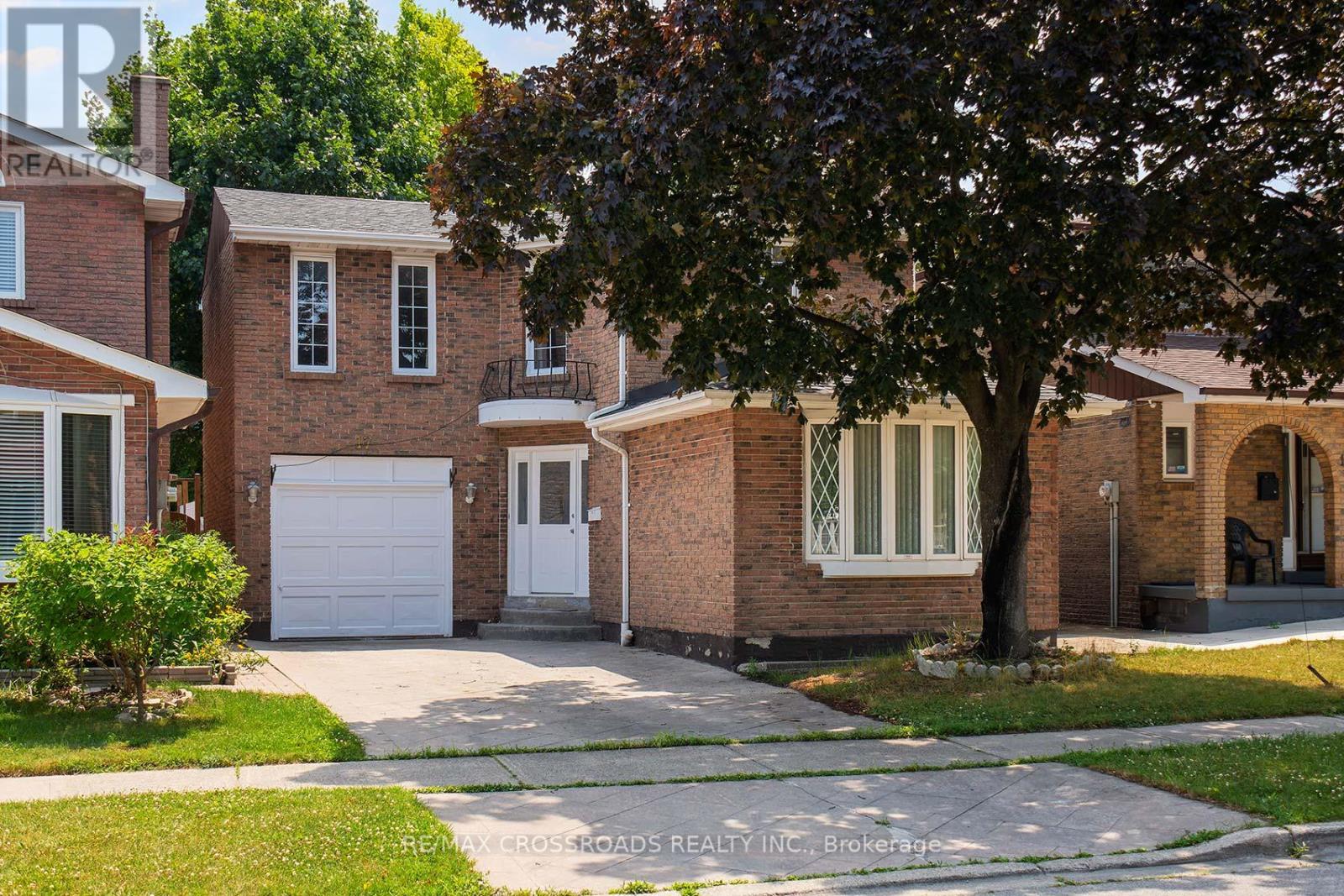 17 Brownridge Crescent