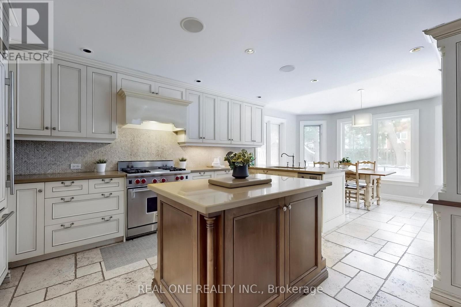 27 Aitken Circle