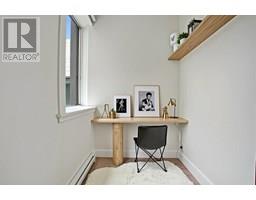 701 233 Abbott Street, Image 3