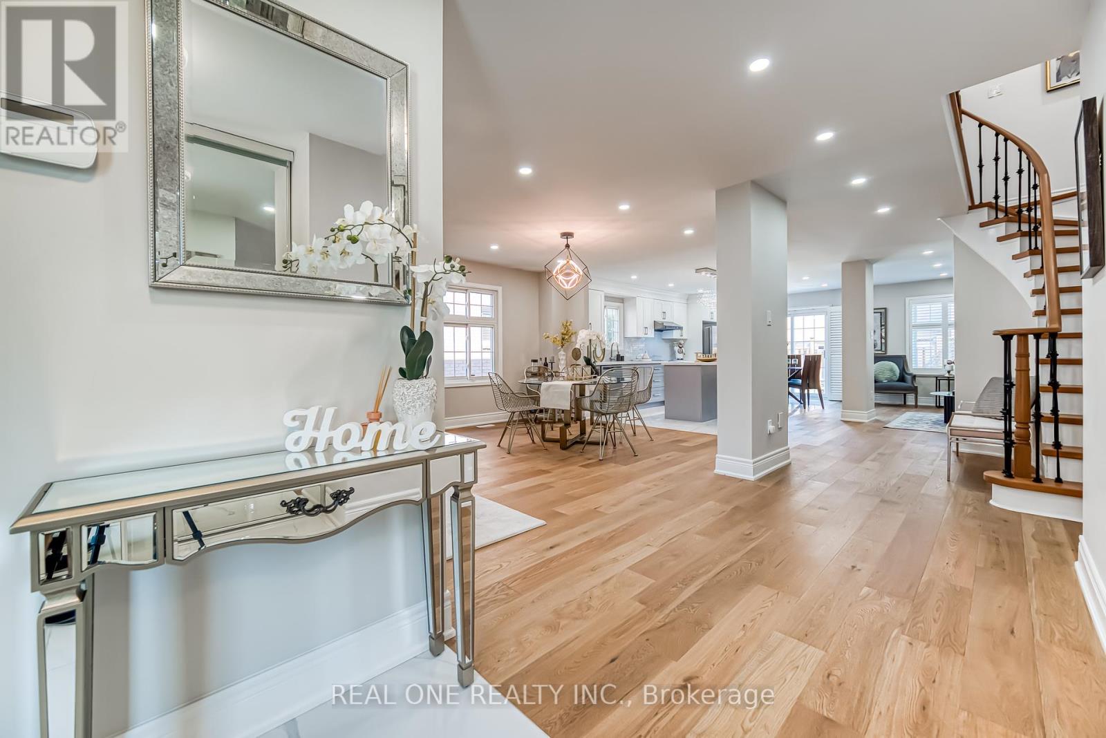 10 Squire Drive