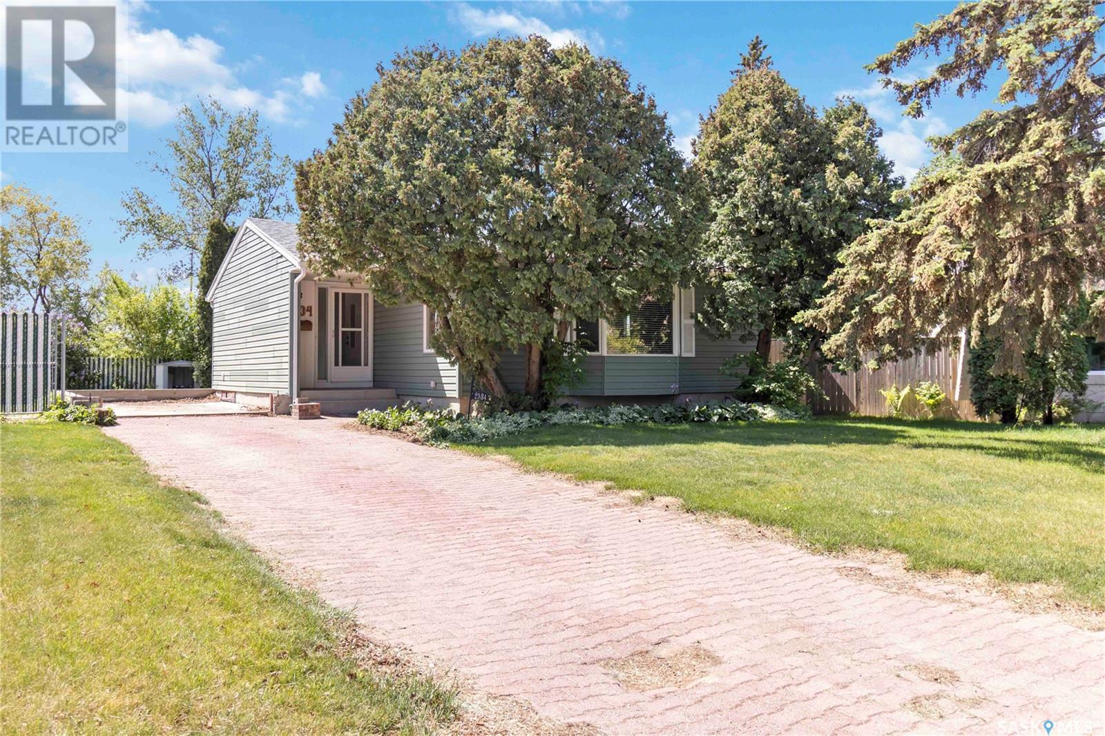 2534 Eastview
