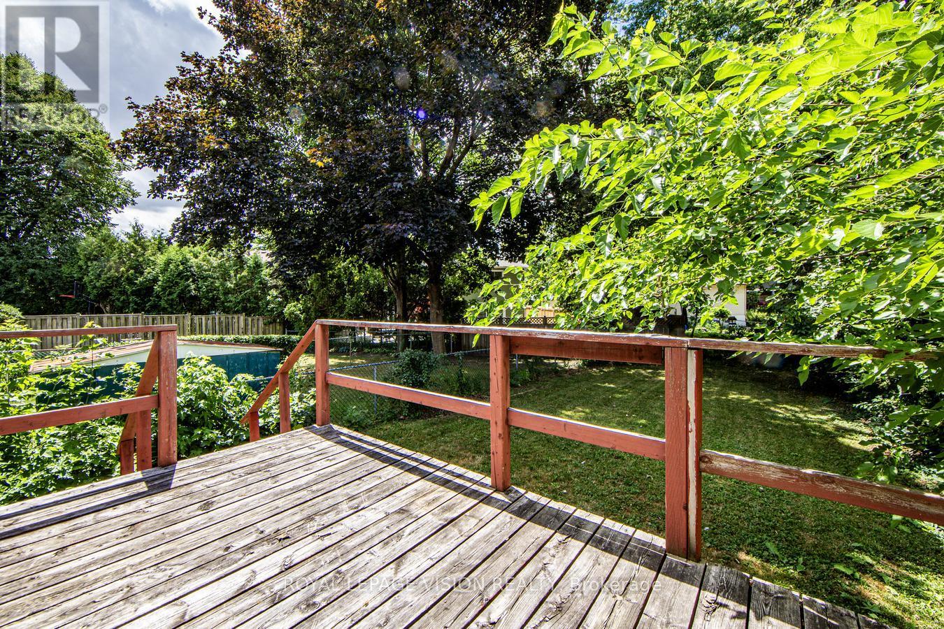 127 Freshmeadow Drive