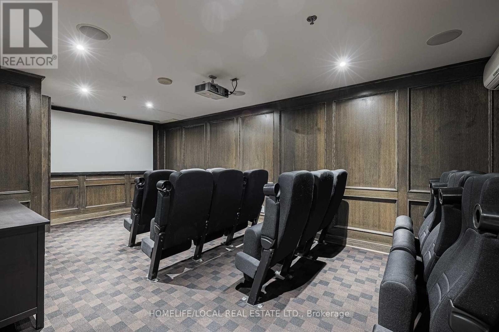 316 1369 Bloor Street W