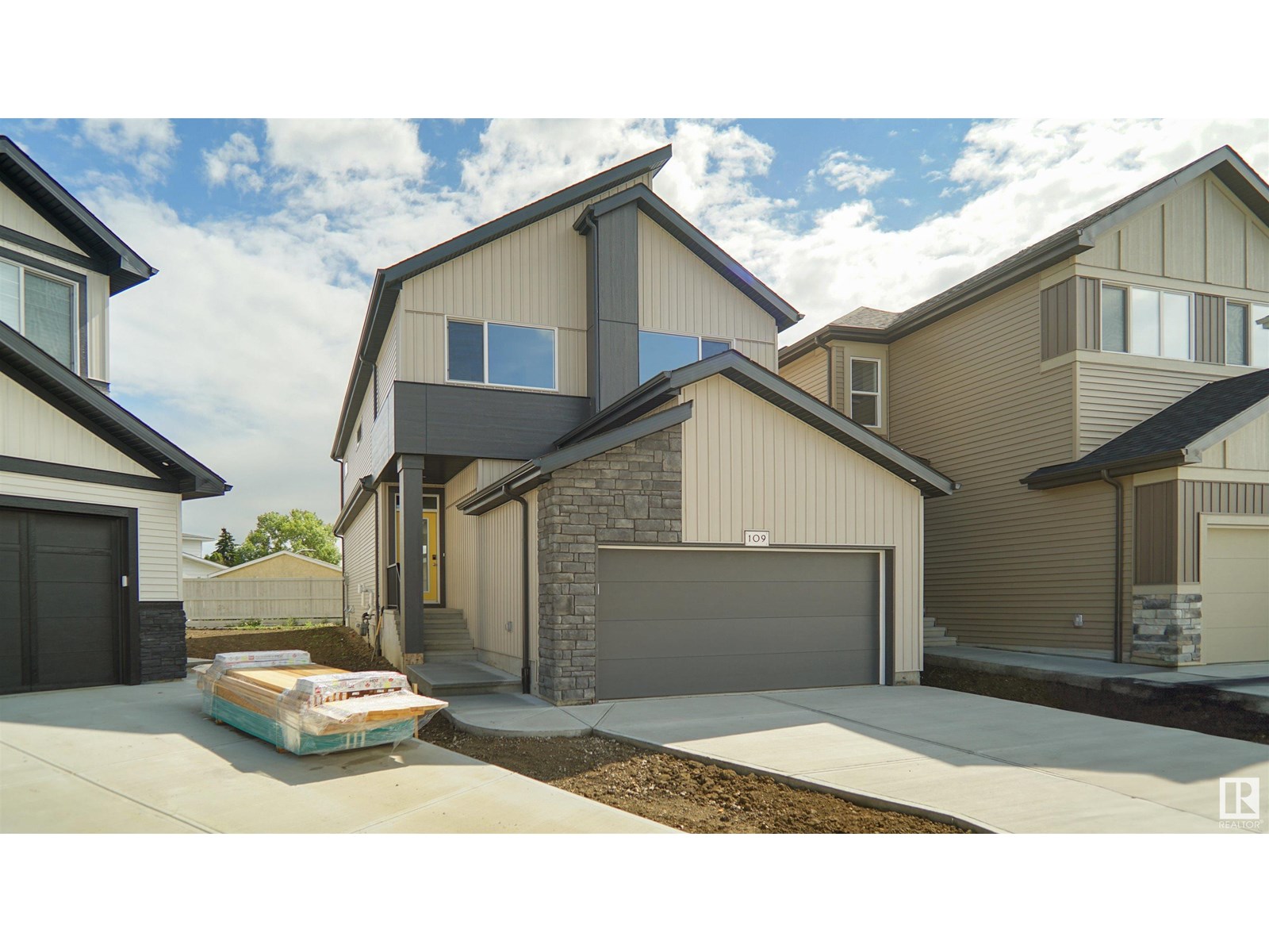 109 Elsinore Pl Nw