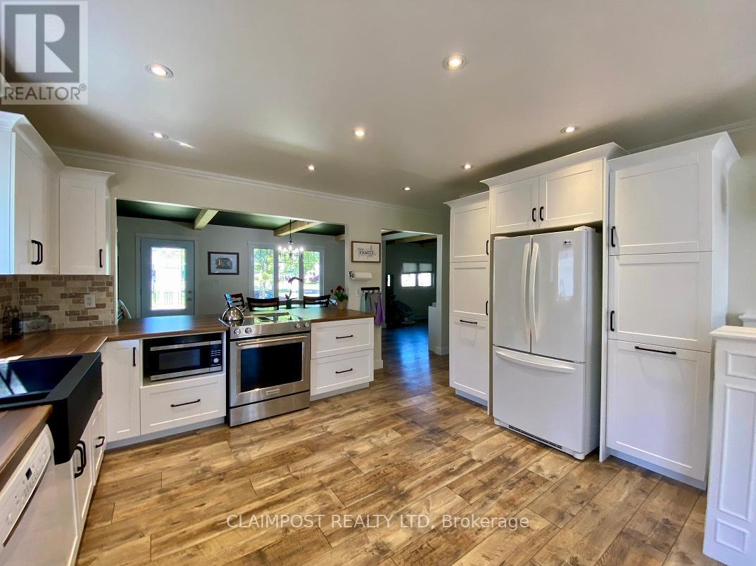 1244 Victoria Road