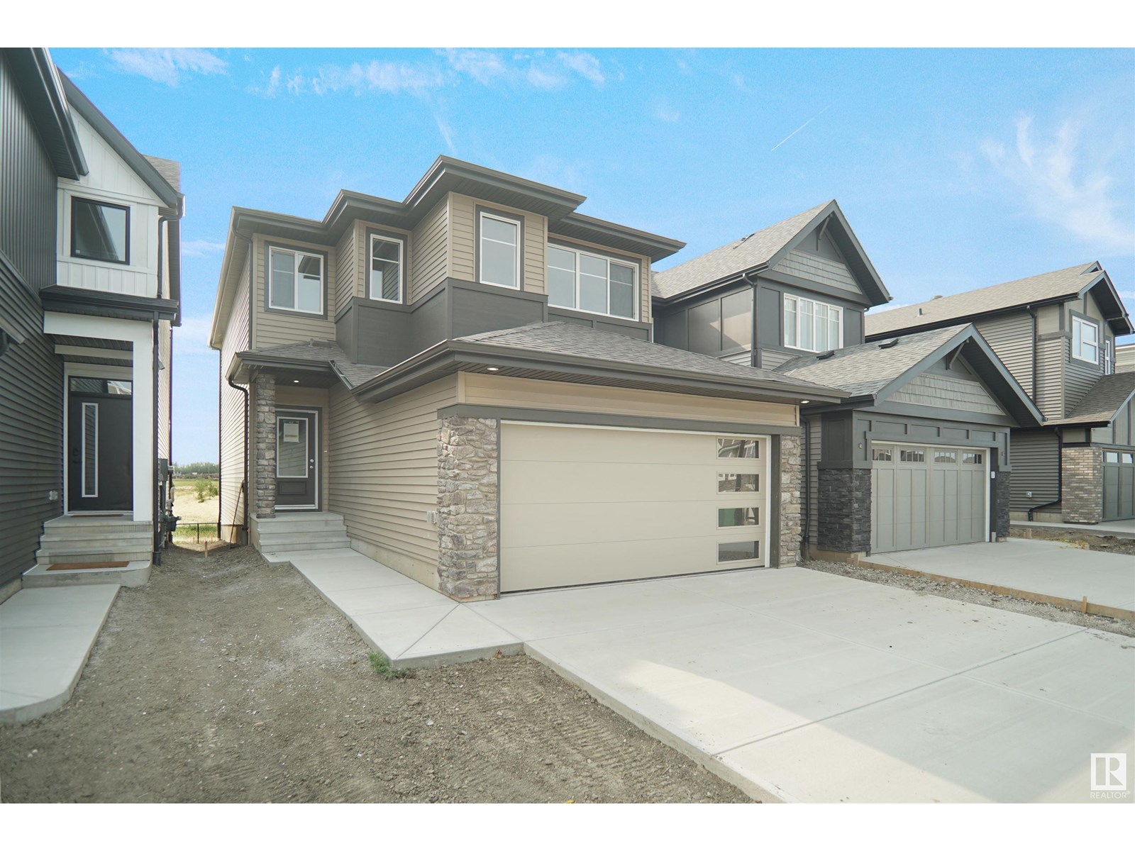 727 166 Av Ne