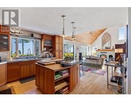 1901 East Road, Other Islands, BC V0R1T0 Photo 5