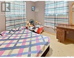Bedroom - 355 3rd Avenue Se, Swift Current, SK S9H3K6 Photo 3