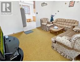 Primary Bedroom - 355 3rd Avenue Se, Swift Current, SK S9H3K6 Photo 5