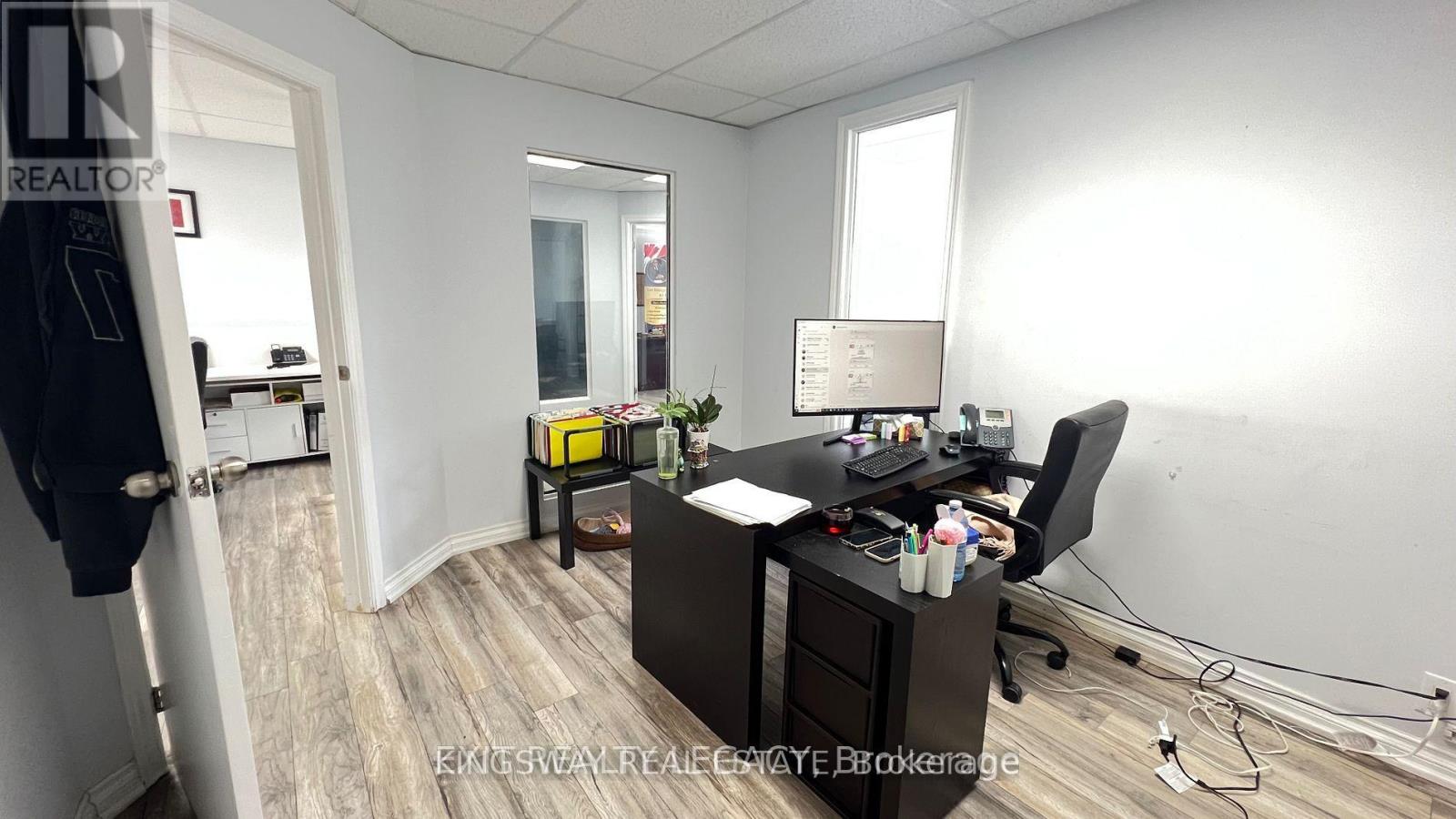 206 207 10212 Yonge Street
