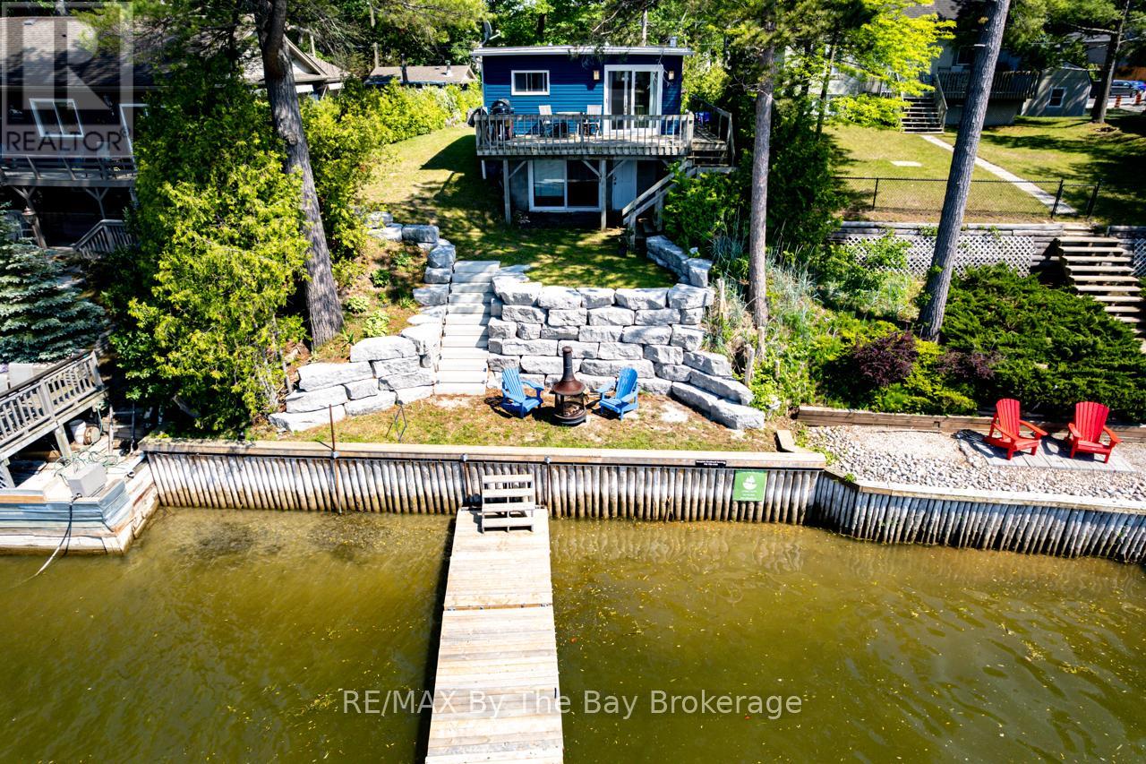 1250 River Road W