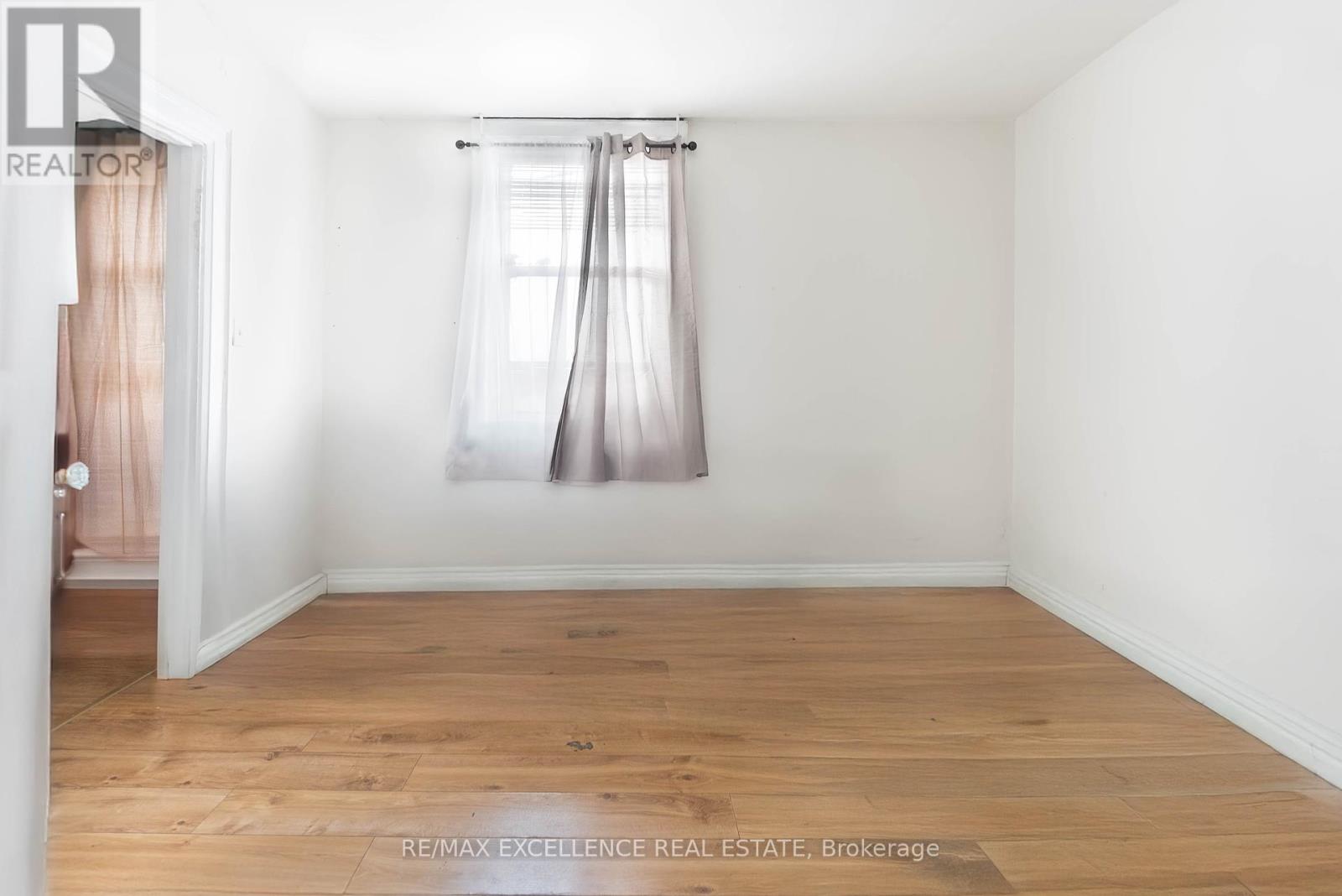 4 Rosemont Avenue