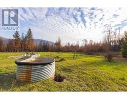 8767 Holding Road, Chase, BC V0E1M0 Photo 5