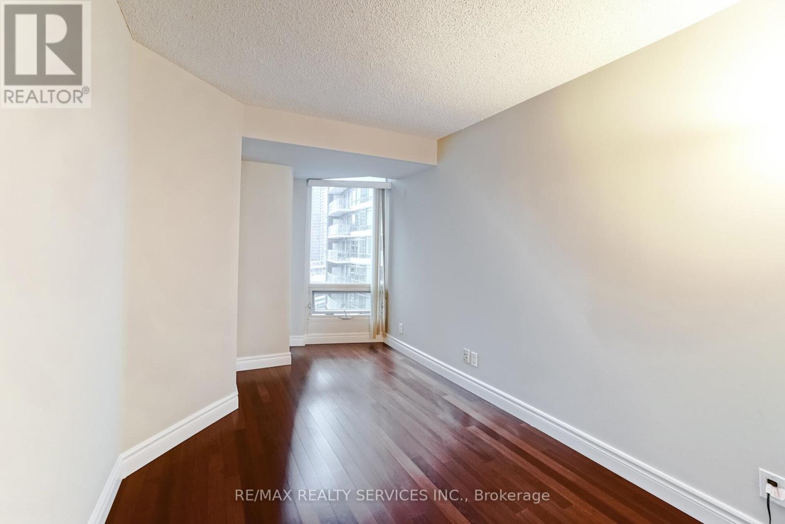 1008 361 Front Street W