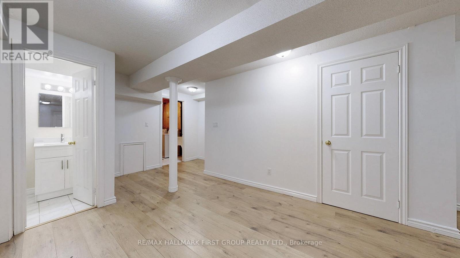 1552 Avonmore Square