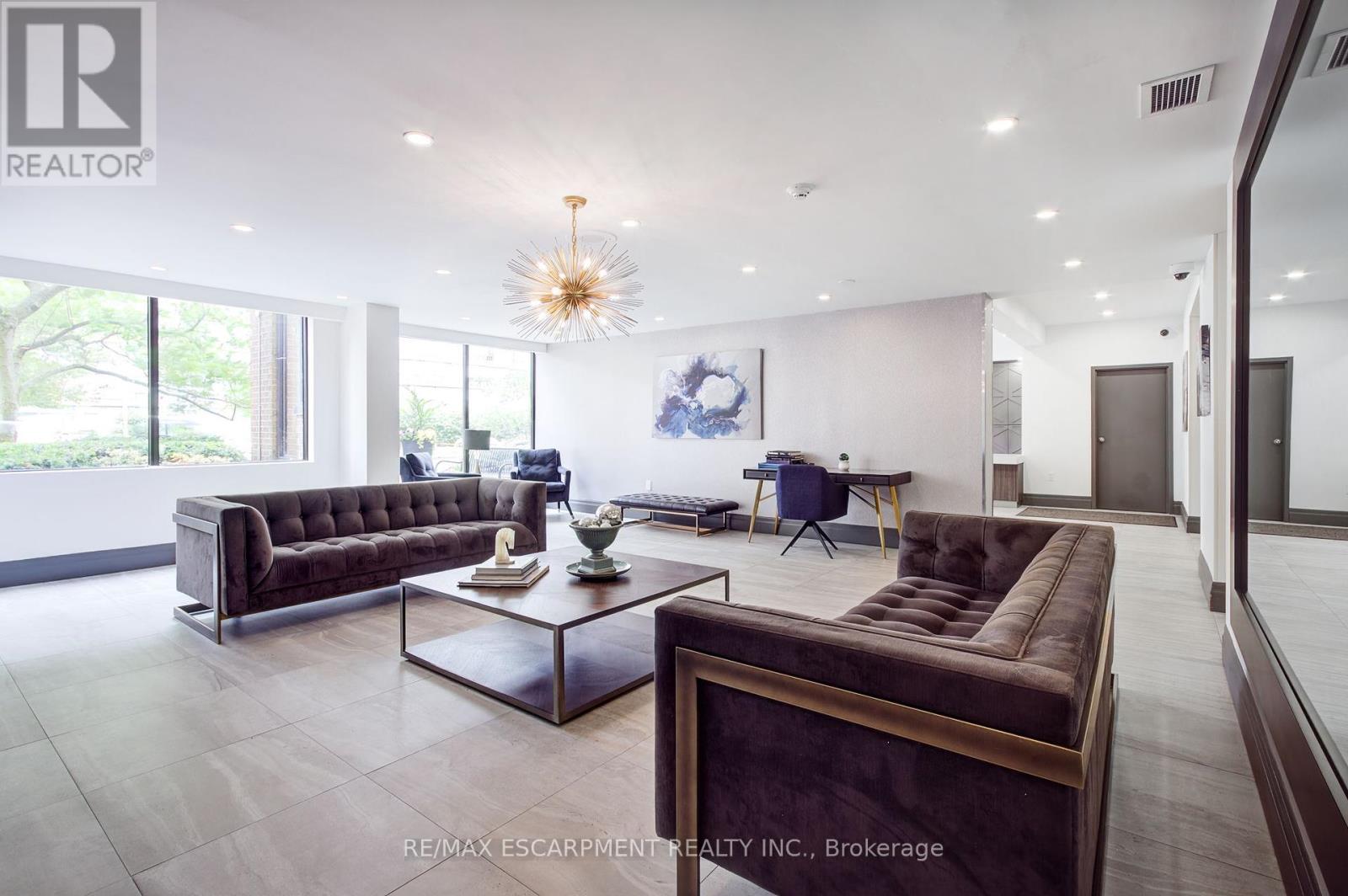 306 1270 Maple Crossing Boulevard