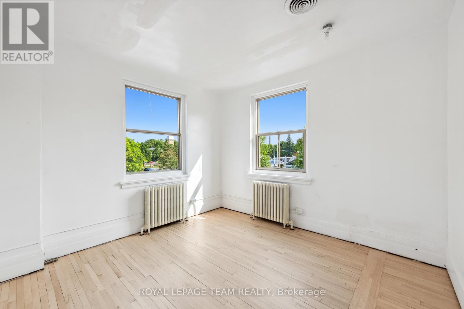 81 Gore Street E