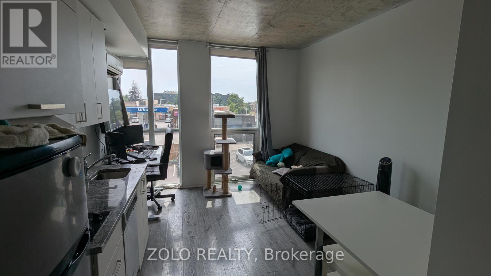 237 1900 Simcoe Street N