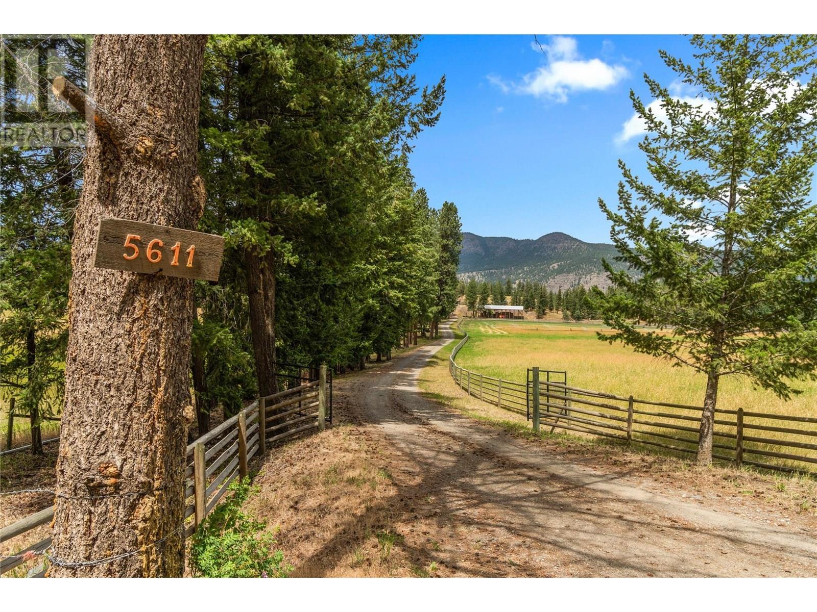 5611 5581 Back Road