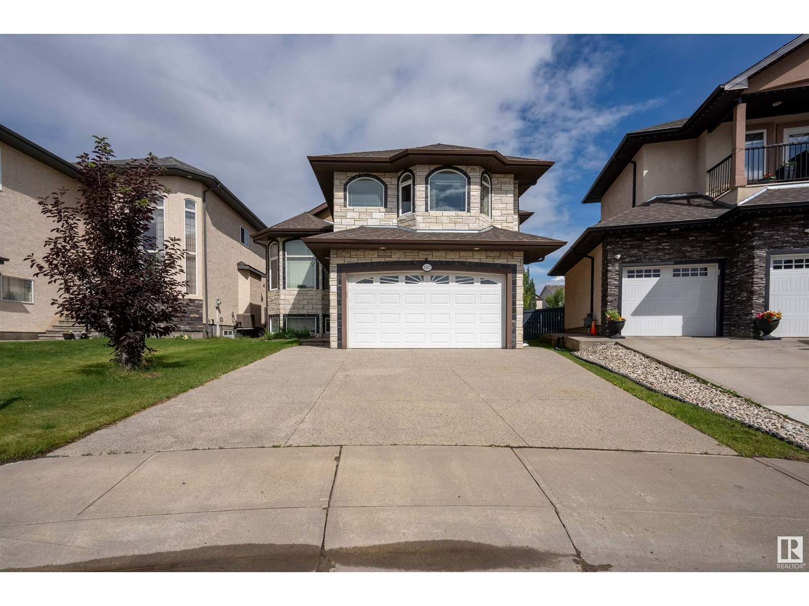 1527 67 St Sw