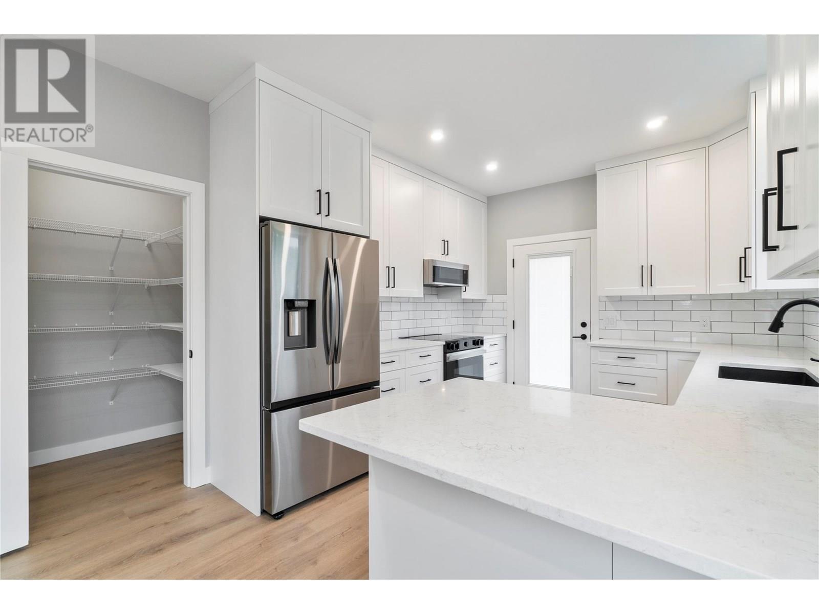 1330 10 Street Sw Unit 14