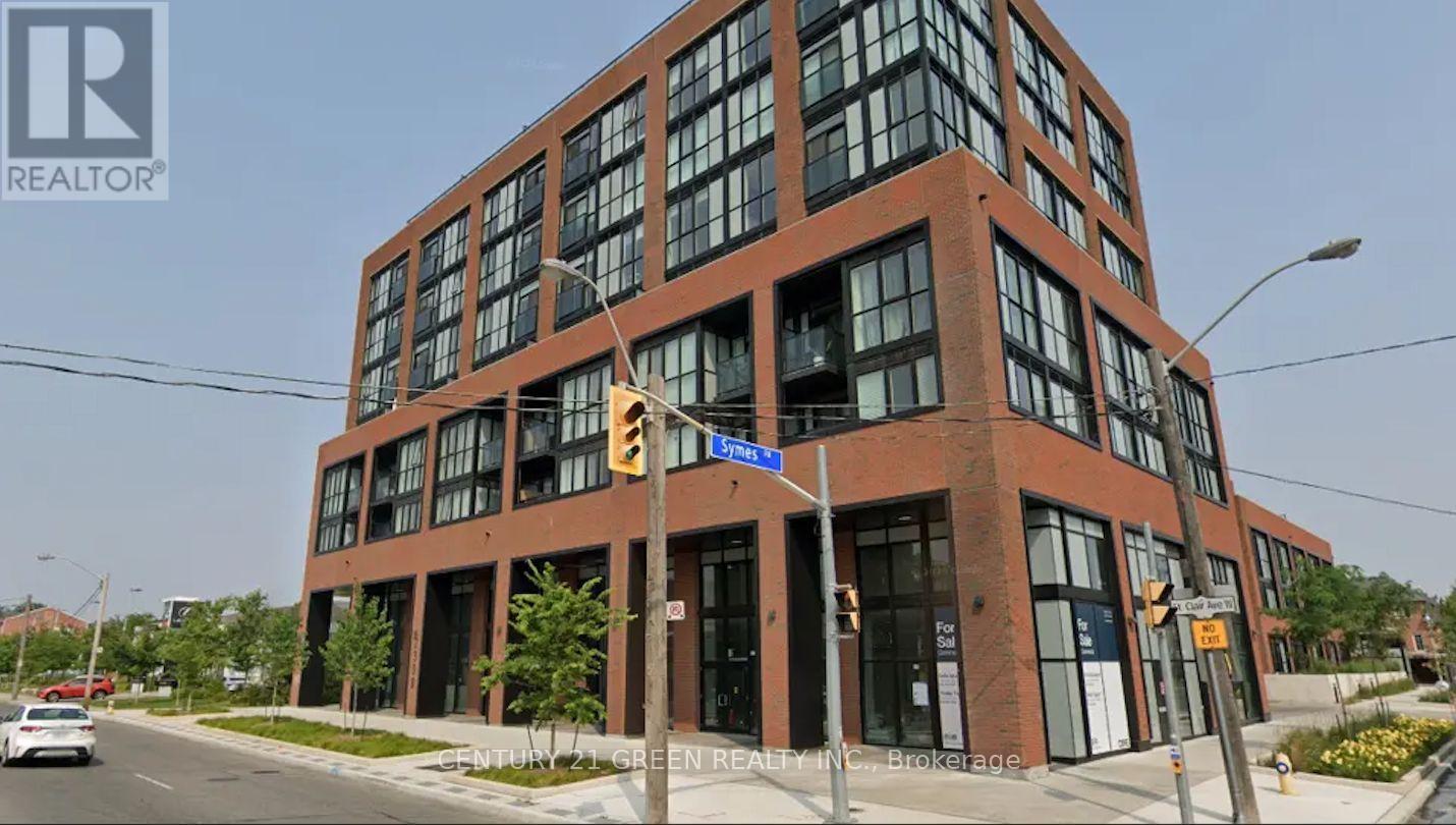 703 2300 St Clair Avenue W
