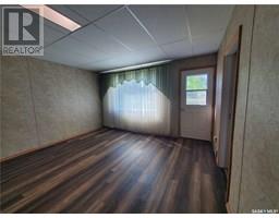 Living room - 130575 5 Highway, Runnymede, SK S0A3P0 Photo 3